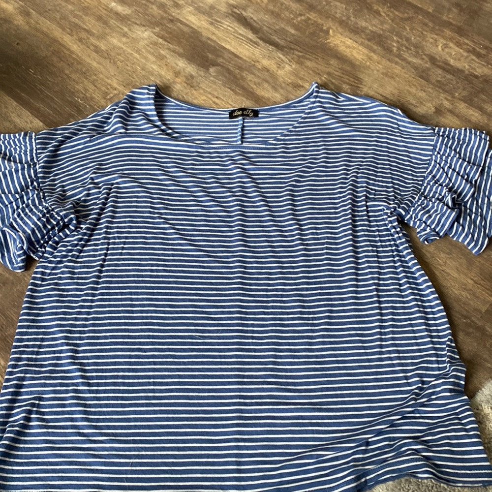 Ruffle sleeve top